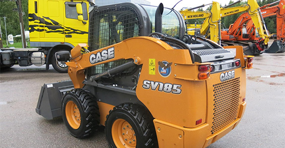 Skid steer loader inspection tips from Ritchie Bros. and IronPlanet. Skid steer loader inspection tips from Ritchie Bros. and IronPlanet.