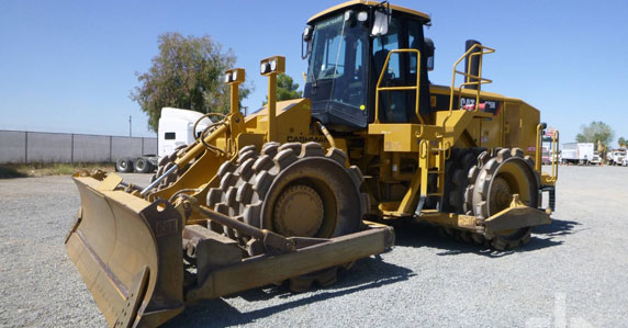Link-Belt HTC8675 hydraulic truck crane Construction equipment sold by Ritchie Bros.