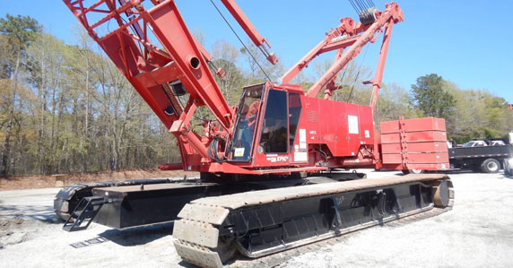 2009 Manitowoc crawler crane sold by Ritchie Bros. 2009 Manitowoc crawler crane sold by Ritchie Bros.